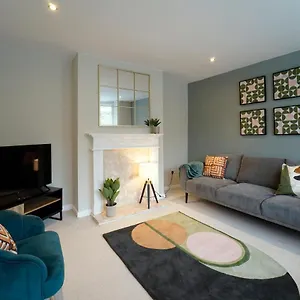 https://interior-designed-4-bed-town-house-in-central-wetherby-sleeps-8.yorkshirehotels.net