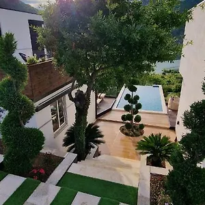 https://koman-paradise-by-romina.albaniahotels.org