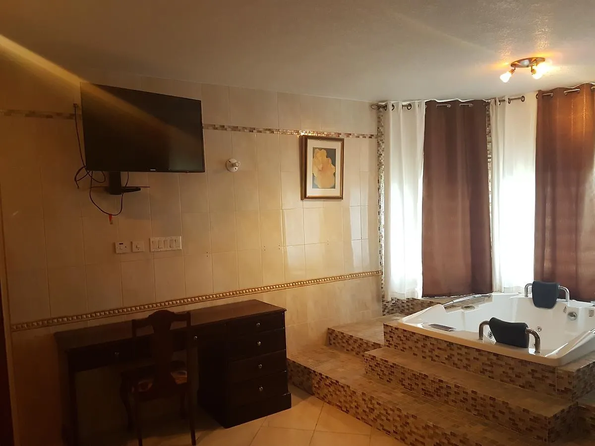 Wizzy Apartment Ocho Rios
