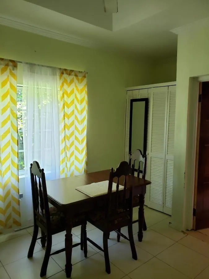 Wizzy Apartment Ocho Rios